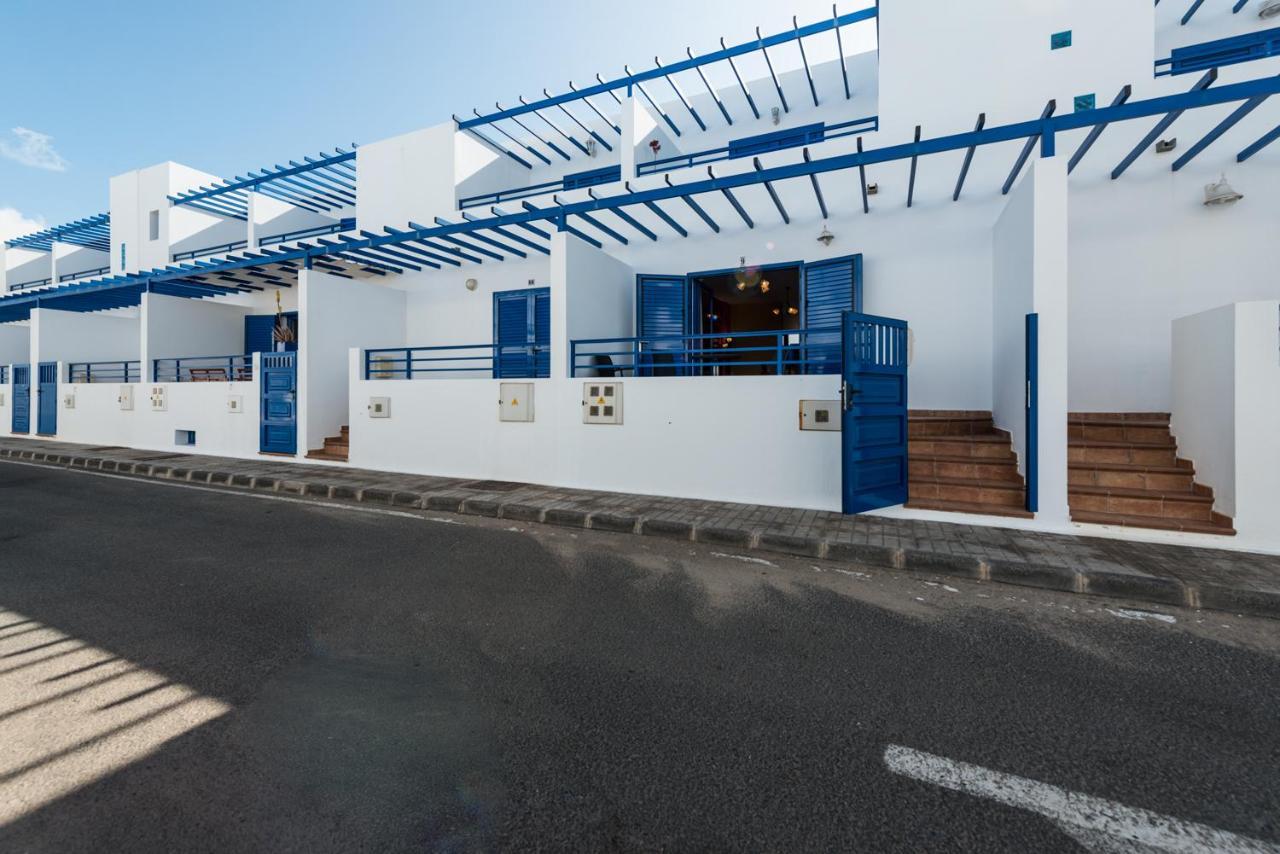 Modern Beach House In Famara Exterior photo