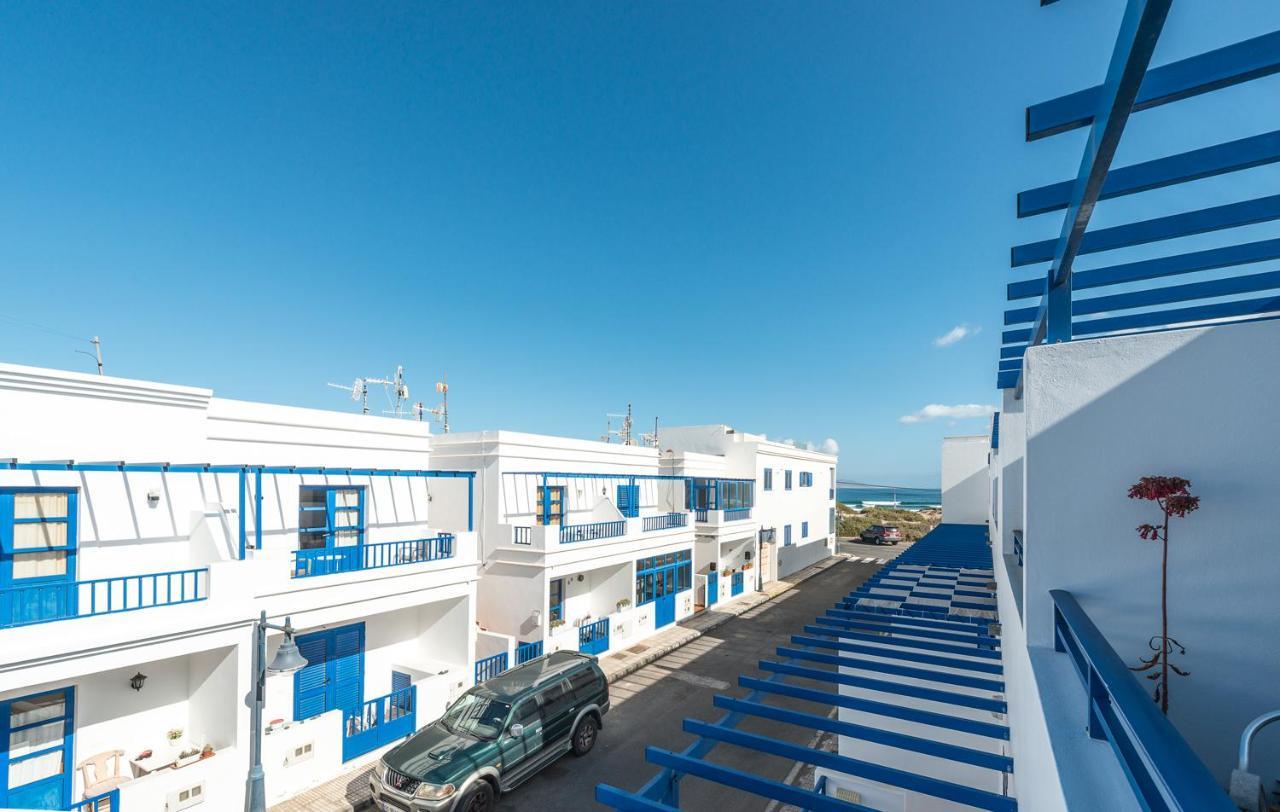 Modern Beach House In Famara Exterior photo
